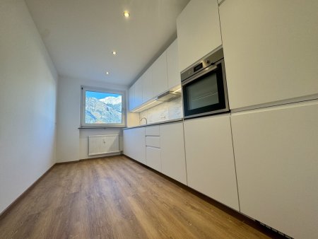 Wohnen In HALL! Wunderschöne 3 Zimmerwohnung mit extra Küche, Balkon und Einzelgarage - Nähe Schwimmbad in Hall in Tirol