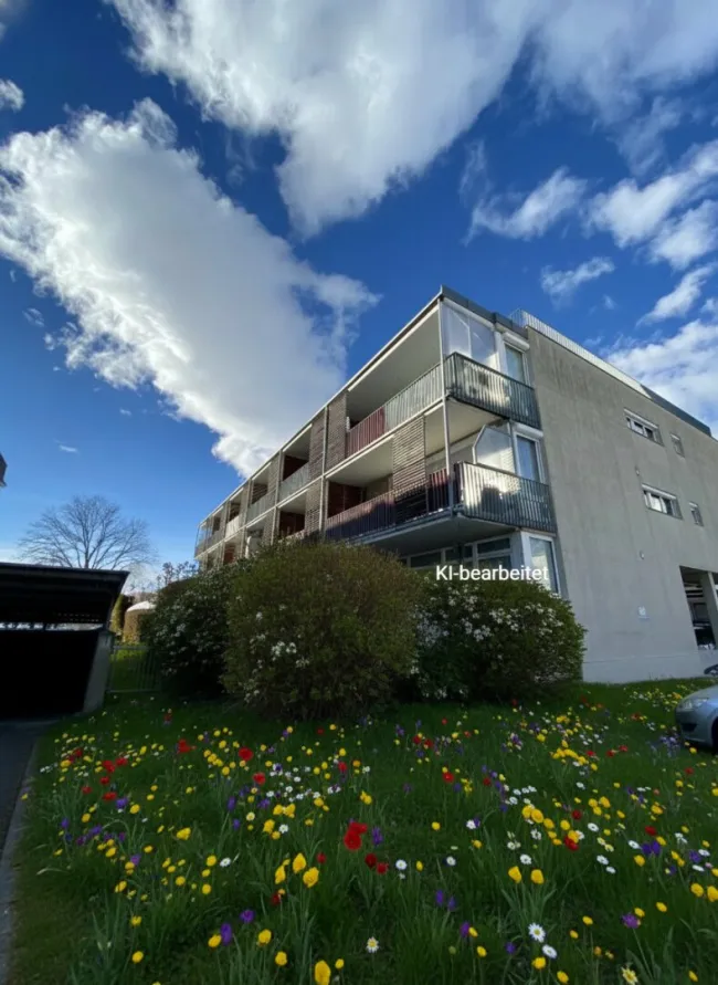 MIETE! geräumige 3 Zimmerwohnung mit großem Balkon und Tiefgarage - Bild