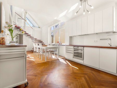 Exklusive 5-Zi Dachgeschosswohnung mit Terrasse & 2 Bädern im 1020 Wien – neuwertig!