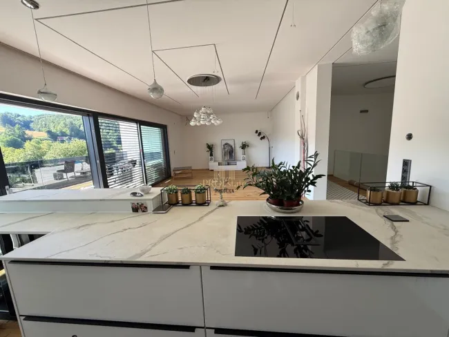 Traum-Einfamilienhaus in Offenhausen – 173m², Garten, Kamin, Pool, Markenküche u.v.m - Titelbild