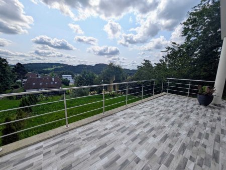 #Vermittelt# Traumhafte Doppelhaushälfte in Haslach: 133 m² mit Garten, 4 Zimmer und viel Komfort!