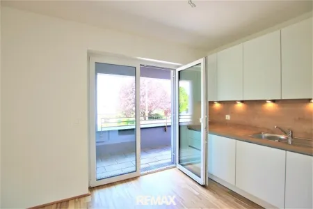 Wohnzimmer mit Küche