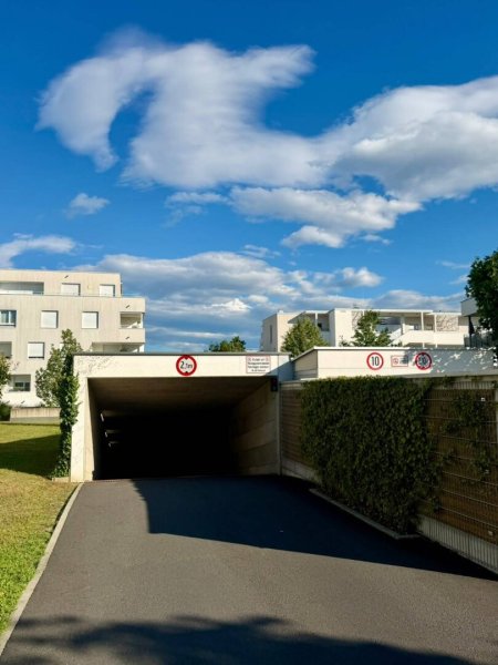 Tiefgaragenstellplatz in 8042 Graz – ab sofort verfügbar