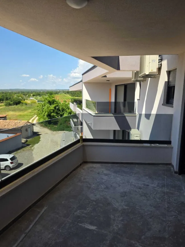 Große 4-Zi-Wohnung in Pula mit 2 Bädern, Terrasse, Klimaanlage – 335.000€! - Titelbild