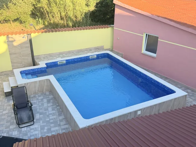 Attraktives Rendite-Zinshaus in Medulin, 312m², 9 Zimmer, Garten, Garage, 4 Terrassen! - Titelbild