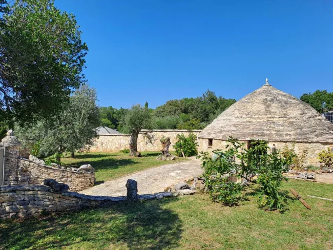Charmantes Ferienhaus in Betiga, Kroatien – 3 Zimmer, Garten, Terrasse, Solar 100 Meter vom Meer entfernt - Titelbild