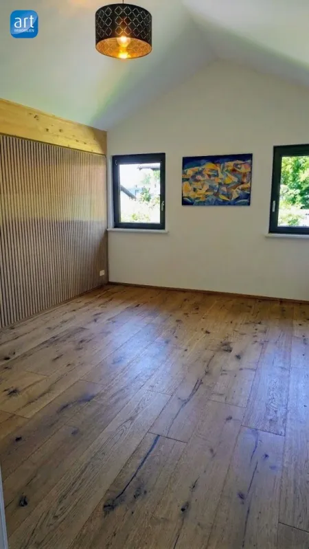 Neuwertiges Traumhaus in St. Wolfgang: 5 Zimmer, Garten, Garage, top Ausstattung zum Kauf! - Bild