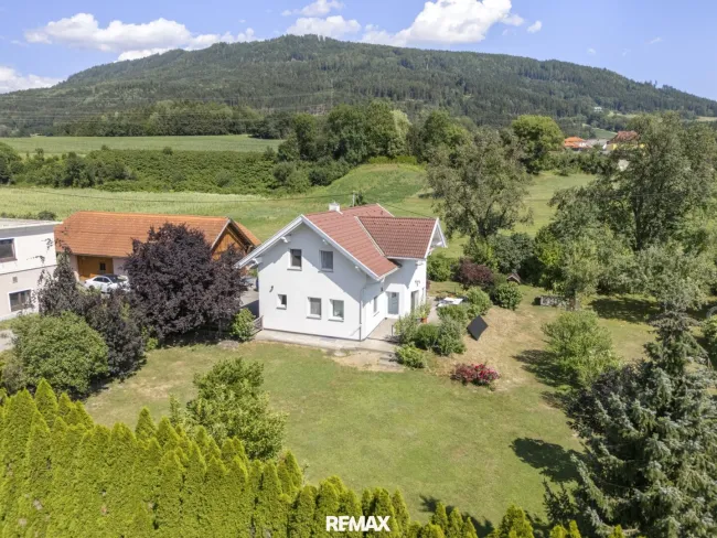 Geräumiges Einfamilienhaus mit großem Garten in sonniger Lage in der Gemeinde Maria Saal - Bild