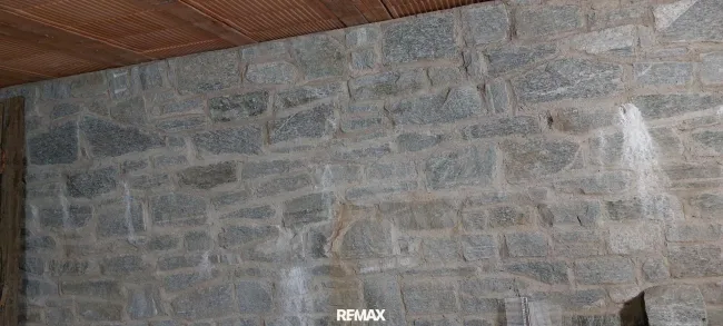 Natursteinkeller mit Ziegeldecke