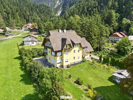 Südwestansicht der Villa mit dem schönen Garten
