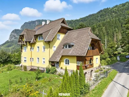 Die Villa von Südost_Luftaufnahme