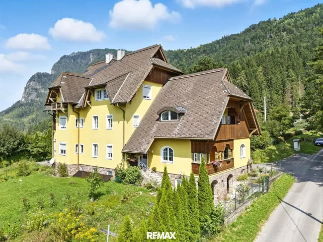 Die Villa von Südost_Luftaufnahme