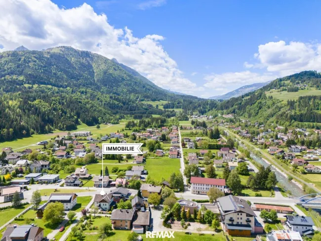 Hausansicht mit Aussentreppe für Apartmentgäste