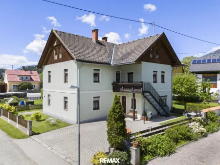 Gepflegtes, großes Haus in ruhiger Lage