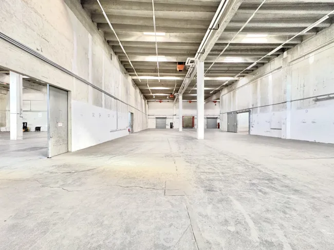 Lagerhalle mit Büro in Vösendorf zu mieten - Titelbild