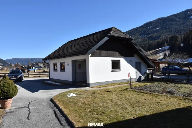 Garage mit Lagerraum