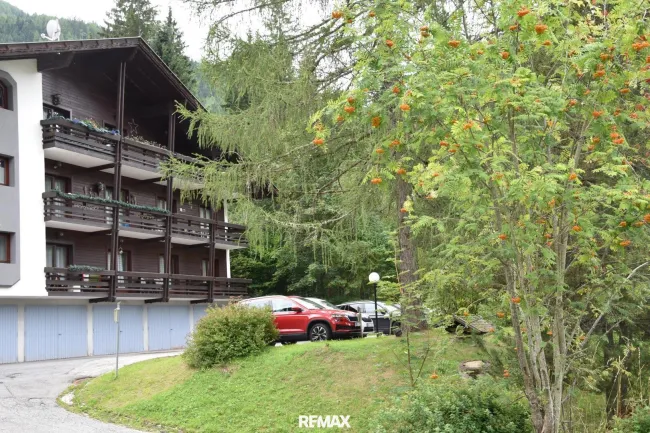 Garagen und Parkplätze