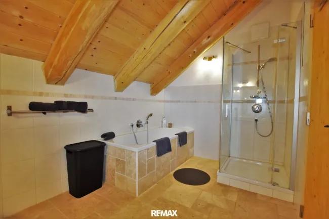 Badezimmer im Obergeschoss