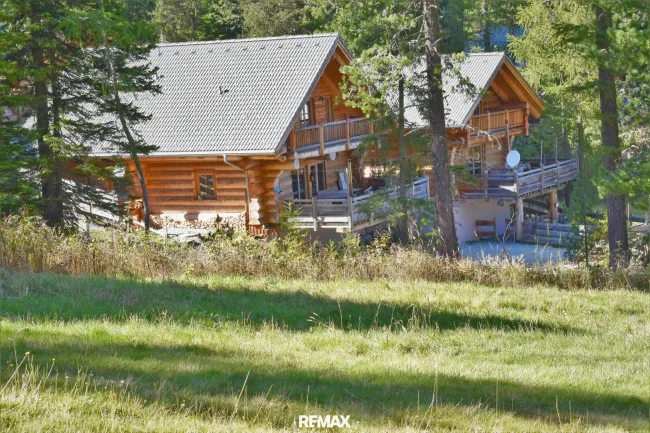 Roundwoodchalets im Sommer