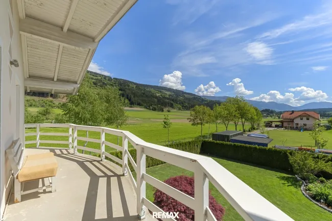 herrliche Ausblicke vom Balkon