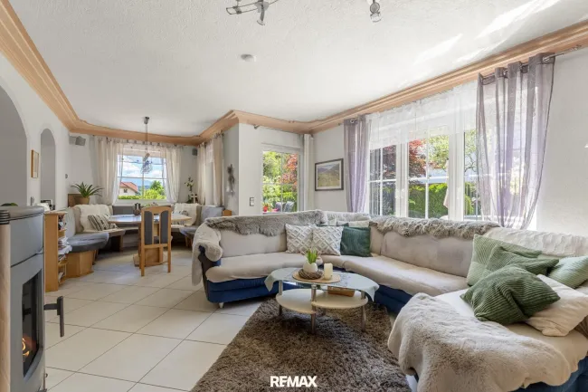 neues Wohnzimmer mit Stil