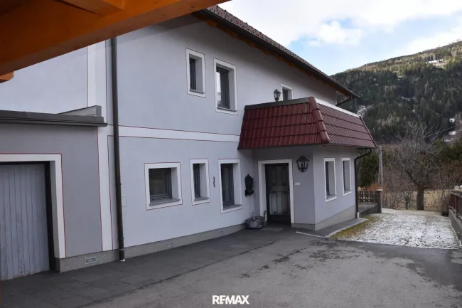 Haus mit Zufahrt