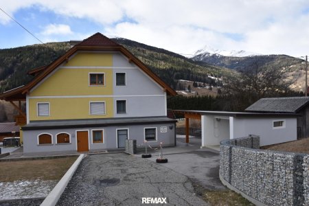 Haus mit Zufahrt