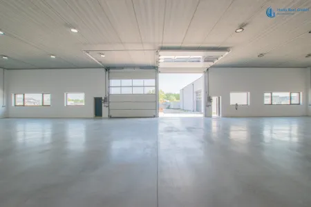 Wieder verfügbar: Geräumige und flexible Lagerhalle mit hoher Nutzfläche in Ebreichsdorf (Unterwaltersdorf - 2442)