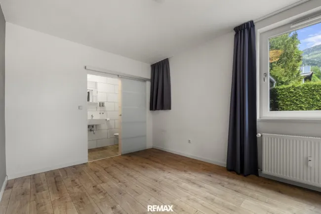 SCHLAFZIMMER MIT BAD ENSUITE