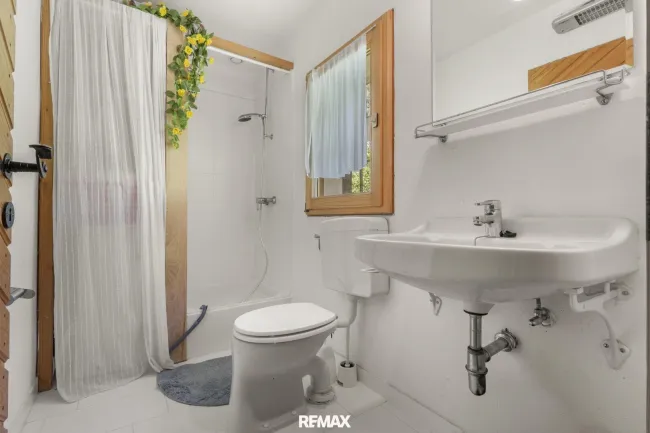Badezimmer im Erdgeschoss