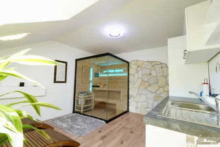 Vollsaniertes 7-Zi-Einfamilienhaus in Straß, 208m², Garten, Terrasse, 3 Stellplätze!