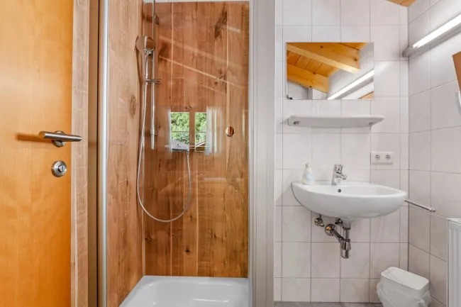 Einzigartiges Chalet mit Freizeitwohnsitz in Bartholomäberg: 6 Zimmer, Garten und Terrasse- ideal für den anspruchsvollen Kunden! - Bild