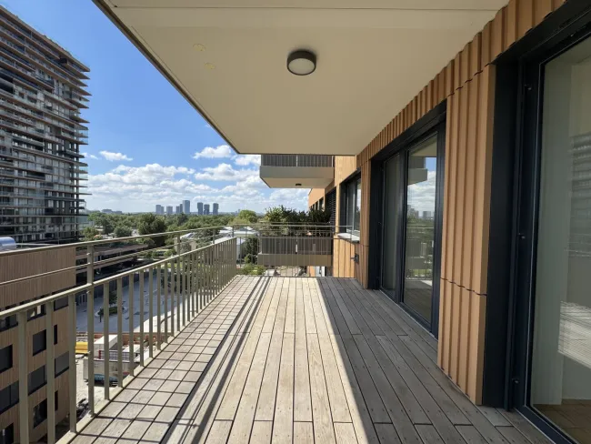 HOCHWERTIGE 3 ZIMMER + GROSSER TERRASSE BEI U2 STADION - Titelbild