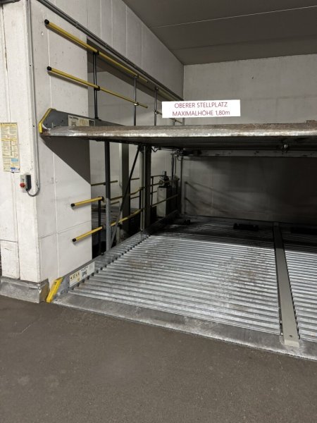Innsbruck-Wilten: PARKPLATZ - Doppelparker Speckbacherstr. 31-33