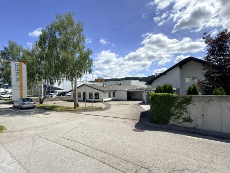 Vielseitige Produktions- & Lagerhalle im Gewerbegebiet Freistadt – ca. 1.600 m² Gesamtfläche – frei für jede Branche