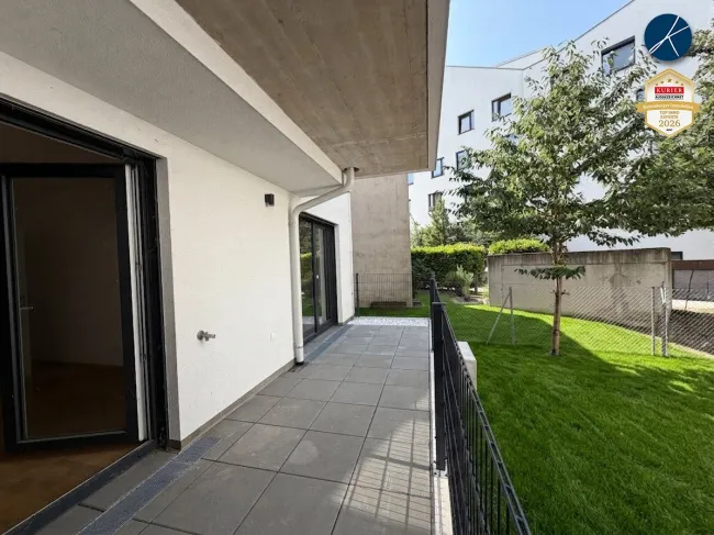 Terrasse mit Garten