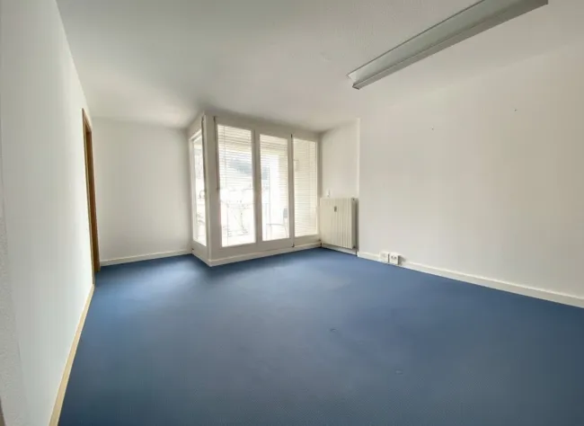 Effiziente Büro-/Praxisfläche mit Loggia in zentraler Lage in Feldkirch zu vermieten! - Bild