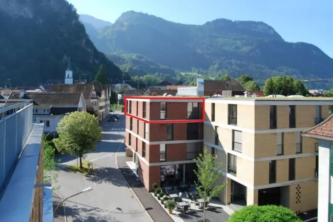 Im Zentrum von Hohenems: Stilvolle 3-Zimmerwohnung mit Balkon zu vermieten! - Bild