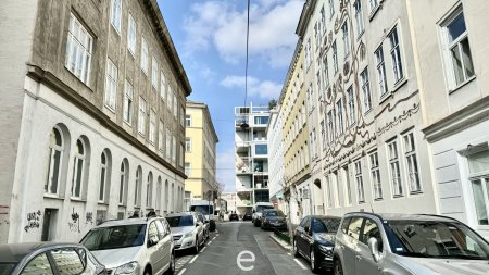 Westbahnhof Nähe: Büro mit Loggia