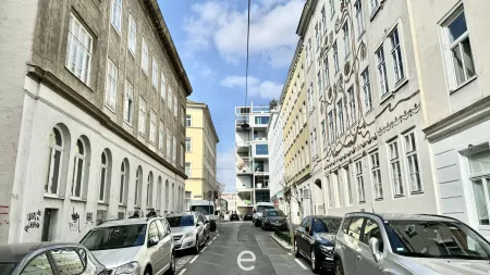 Westbahnhof Nähe: Büro mit Loggia