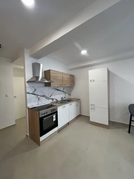 2 Zi Büro-Wohnung in bester Lage in 1090 Wien, komplett möbliert 349.000,- - Titelbild