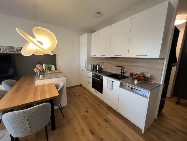 Neubau-Zinshaus als perfekte Kapitalanlage 18 Wohnungen mit Balkon, Tiefgarage, Stellplätze in 1A Stadtlage Römerstraße Wels - Bild