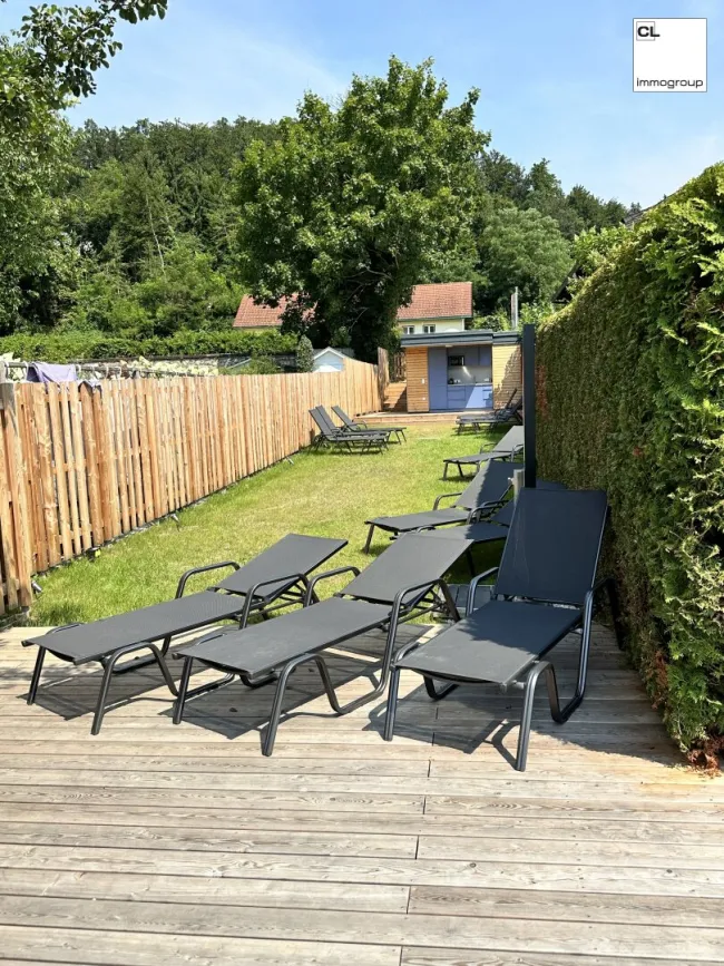 Privater Seezugang mit Badekabine und Sommerküche