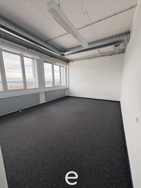 Moderne Büroflächen mit flexiblen Nutzungsmöglichkeiten – Gesamtfläche ca. 713 m² in Marchtrenk zu mieten!
