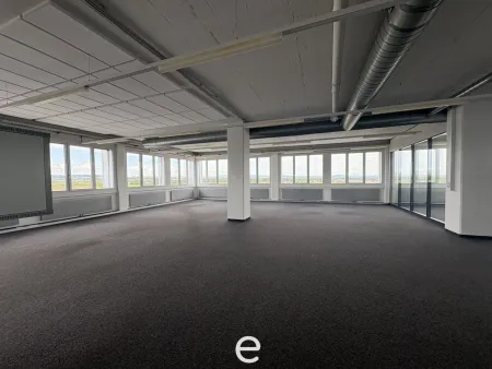Repräsentatives Büro mit transparentem Raumkonzept – rd. 303 m² Bürofläche zu mieten!
