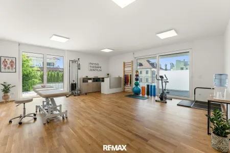 Eingerichtetes Physiotherapiezentrum - KI Symbolfoto
