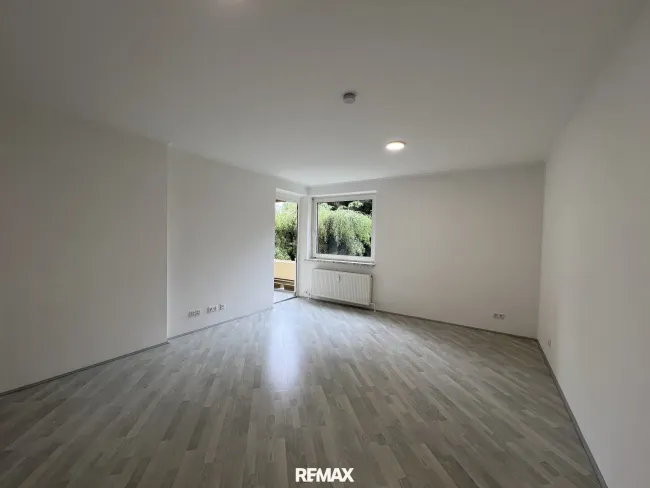 Möbliertes Wohn-/Esszimmer - Symbolfoto KI