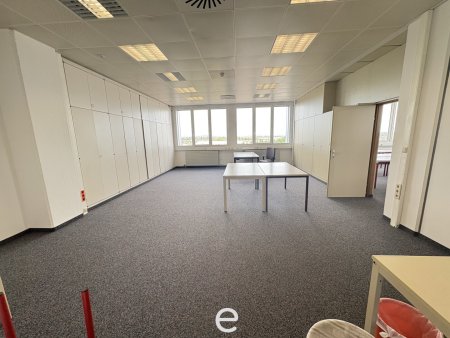 Moderne Bürofläche mit Lager-/Abstellräumen in Marchtrenk