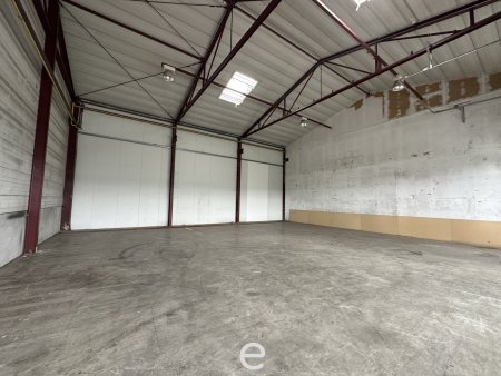 Lagerhalle und Büro in St. Pölten / Unterradlberg mit 450,00m² zu vermieten.