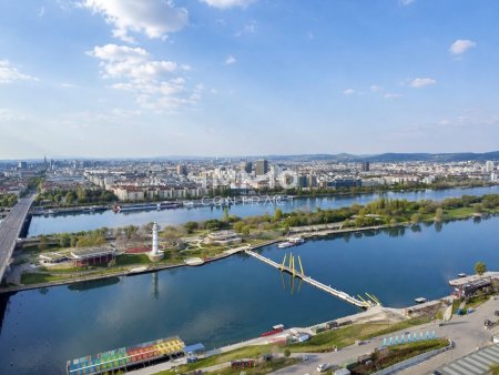 Zwei-Zimmer-Wohnung mit Westausrichtung im DC Tower 2